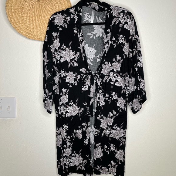 Spiritual Gangster Kimono - Picture 4 of 8